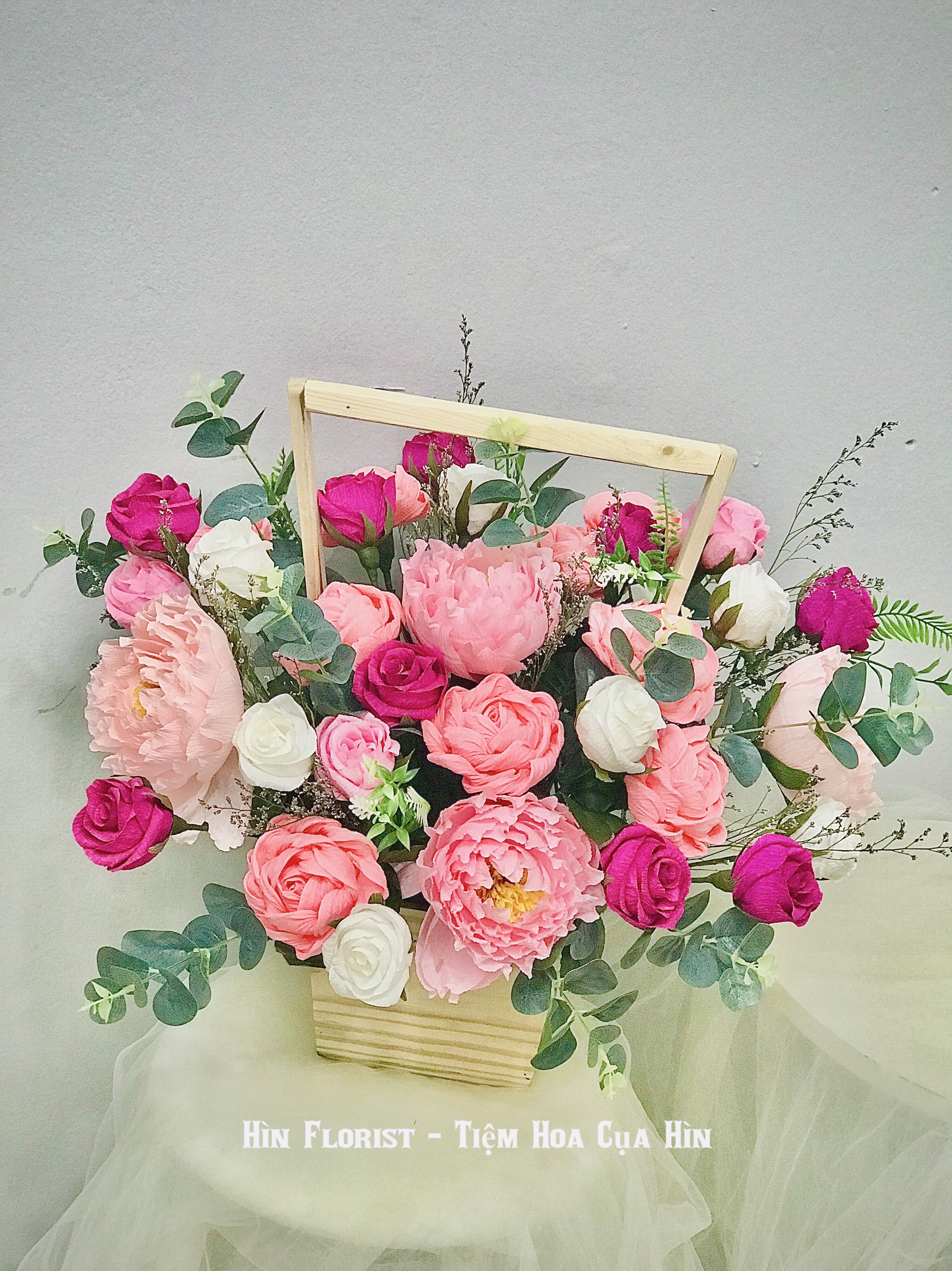 Lẵng hoa giấy handmade hồng