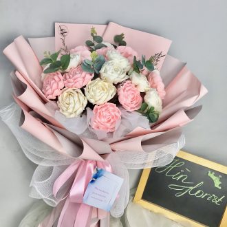 Bó hoa handmade tone hồng