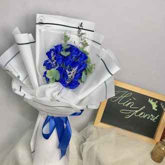 Bó hoa hồng sáp xanh coban
