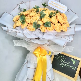 Hoa giấy handmade vàng cam
