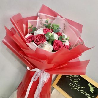 Bó hoa giấy handmade đỏ trắng
