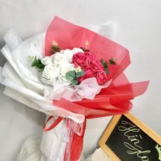 Hoa giấy handmade đỏ trắng