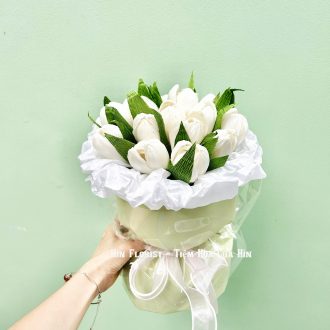 Bó hoa tulip giấy trắng nhỏ