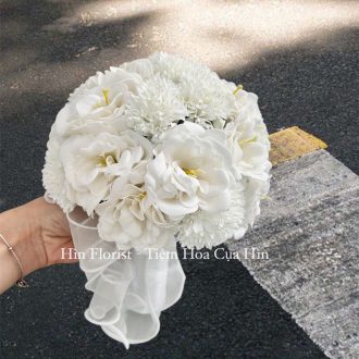 bó hoa cưới sáp trắng nhỏ xinh
