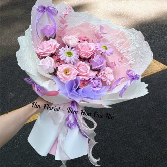 Bó hoa sáp gói giấy xé