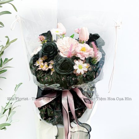 Hoa sáp đen hồng giấy kính