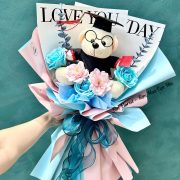 Hoa sáp gắn gấu tốt nghiệp