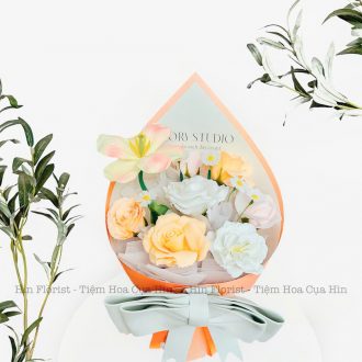 Bó hoa sáp cam nơ trắng