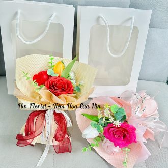Bó 3 hoa sáp nhỏ xinh kèm túi đựng