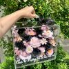 Vali mica hoa sáp hồng đen