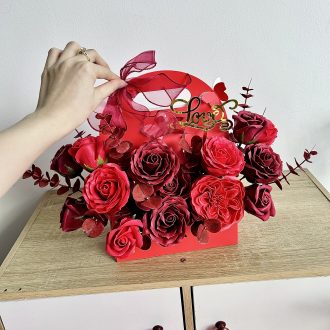 Giỏ hoa sáp hoa hồng đỏ 16B