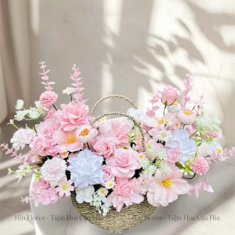 Giỏ vòm hoa sáp hồng trắng 46B
