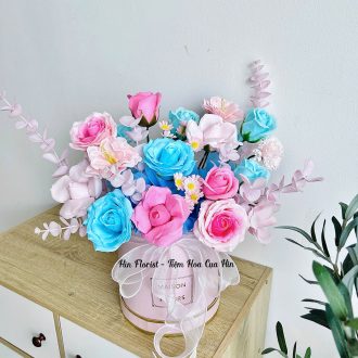 Lẵng trụ hoa sáp hồng xanh