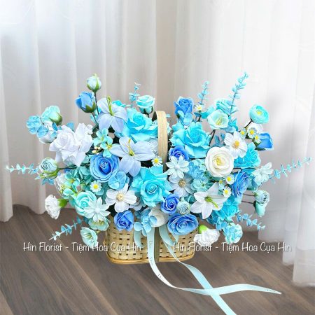 Lẵng hoa sáp xanh dương nhạt