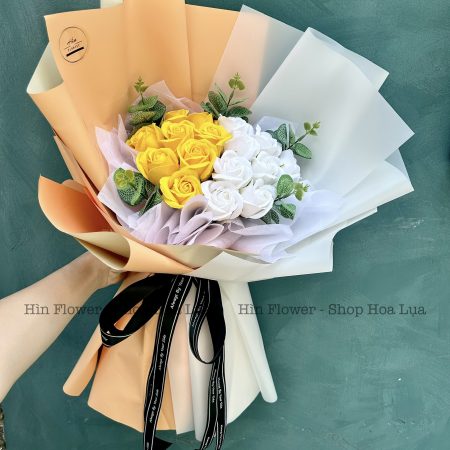 Bó hoa sáp vàng trắng 16B