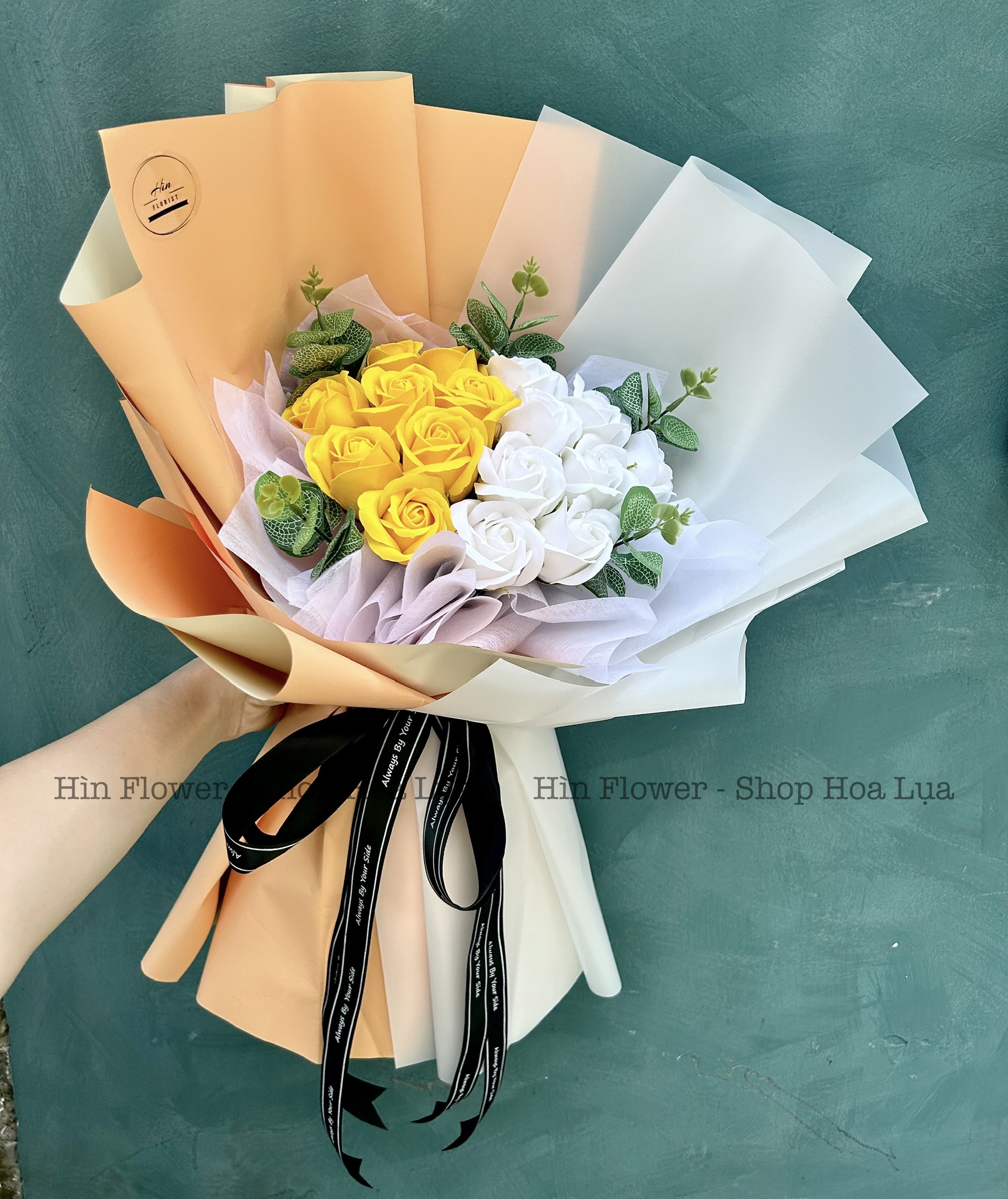 Bó hoa sáp vàng trắng 16B Bó hoa sáp vàng trắng 16B