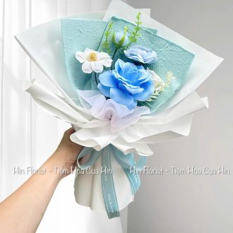 Bó hoa sáp xanh trắng nhỏ