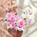 Giỏ hoa sáp hồng mix lan