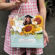 Hộp bìa thư hoa móc len