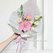 Bó hoa móc len nhỏ xinh