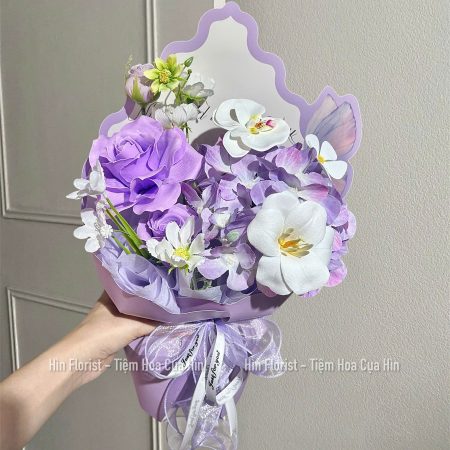Bó hoa sáp mix lụa tím nhạt