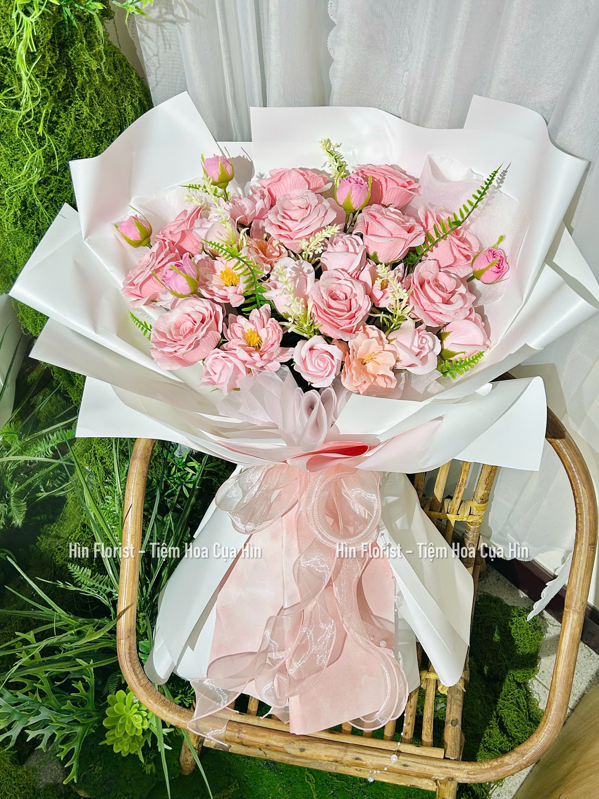 Bó hoa sáp mix nụ hồng 32B Bó hoa sáp mix nụ hồng 32B