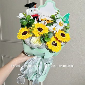 Bó hoa sáp kèm gấu mini