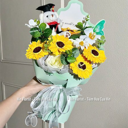 Bó hoa sáp kèm gấu mini