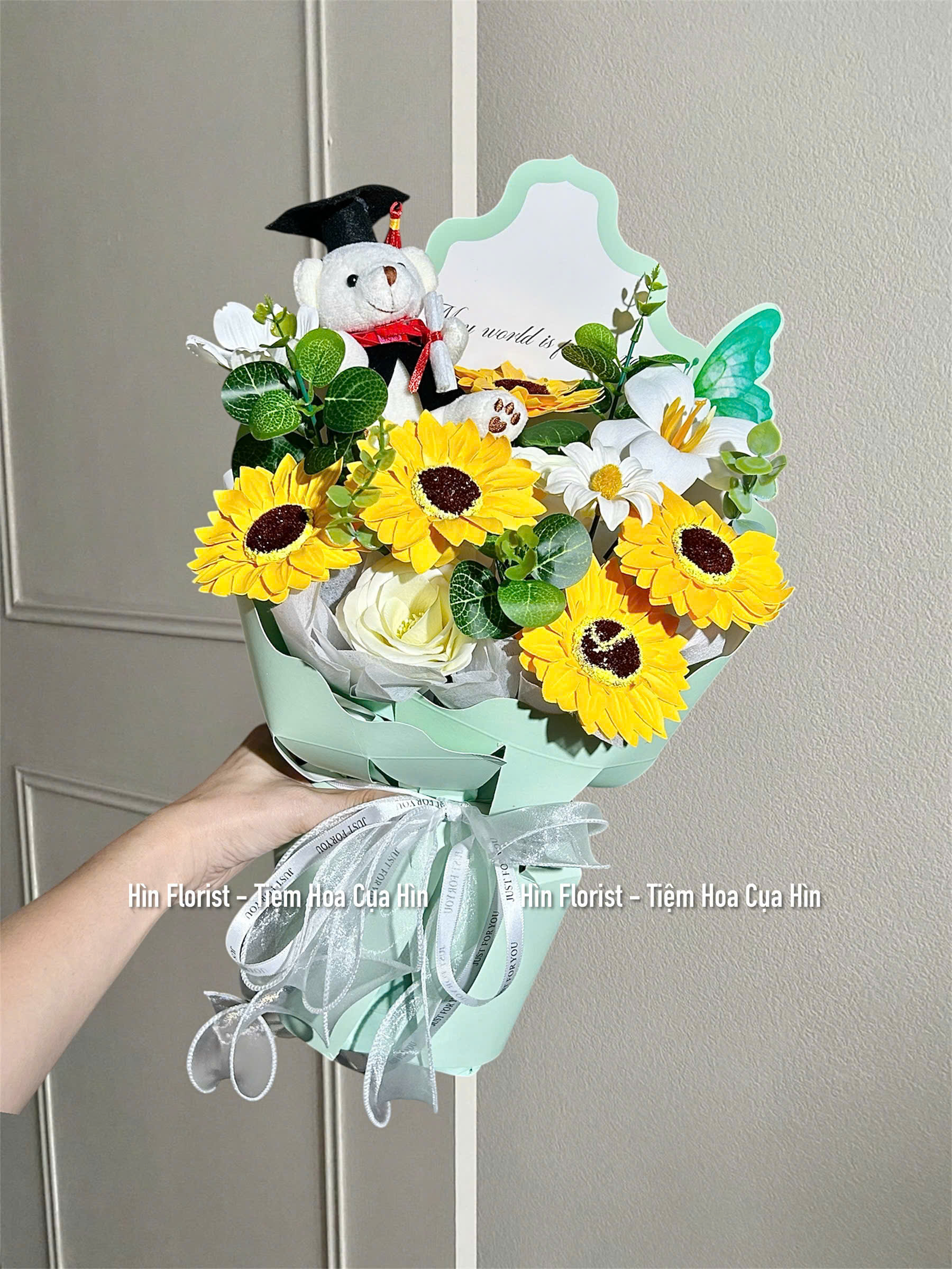 Bó hoa sáp kèm gấu mini Bó hoa sáp kèm gấu mini