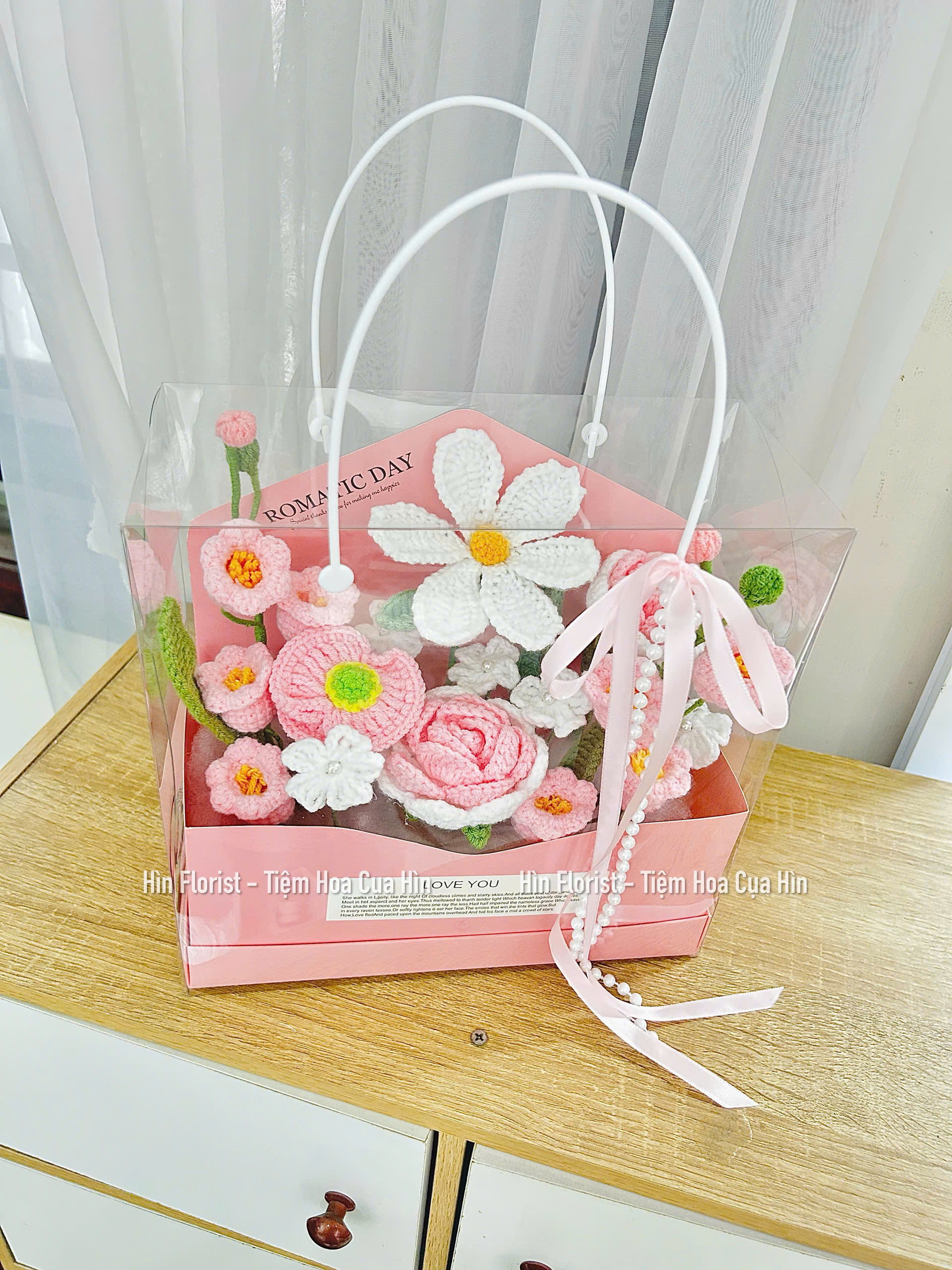 Hộp bìa thư hoa len hồng Hộp bìa thư hoa len hồng