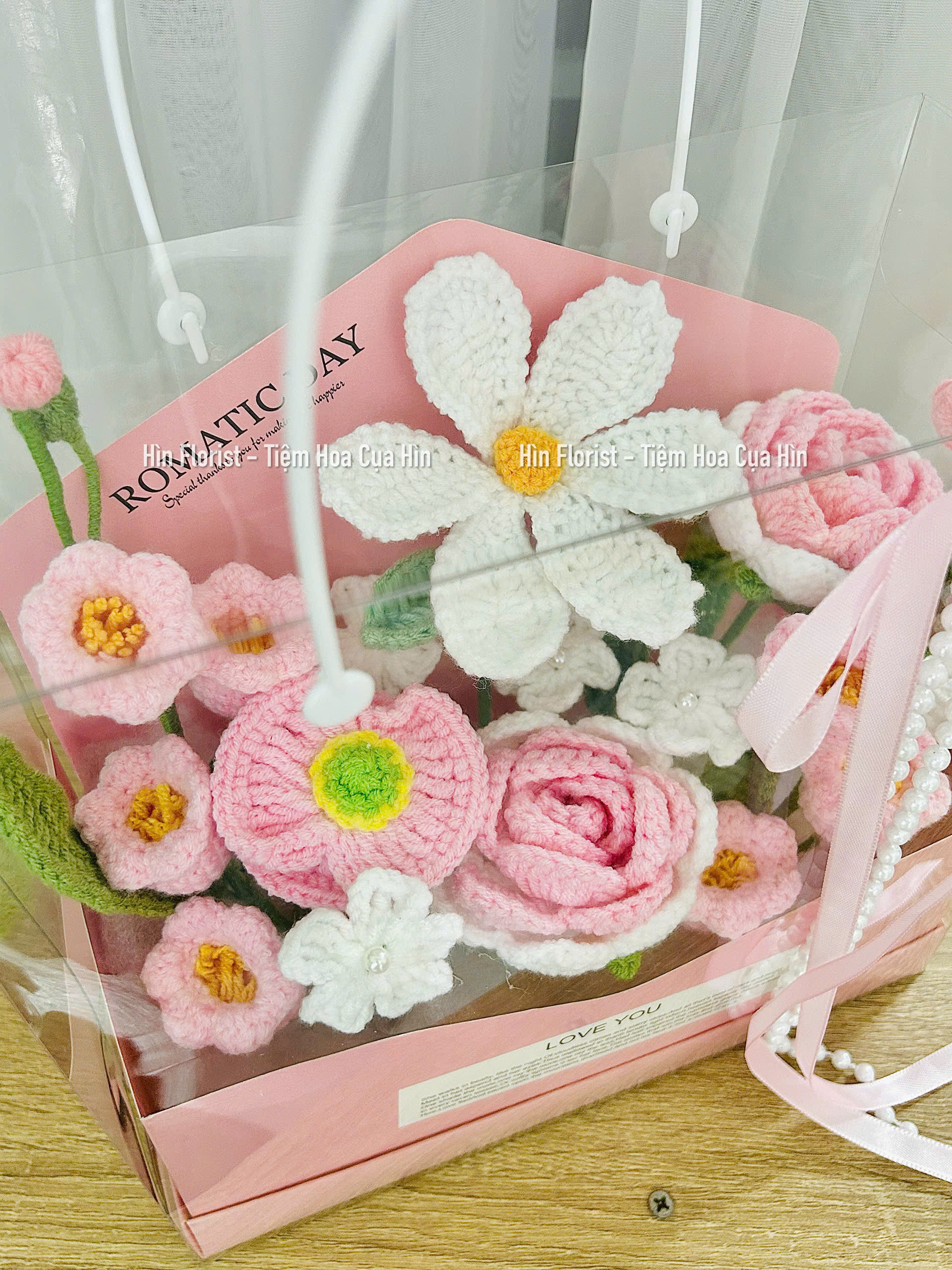 Hộp bìa thư hoa len hồng Hộp bìa thư hoa len hồng