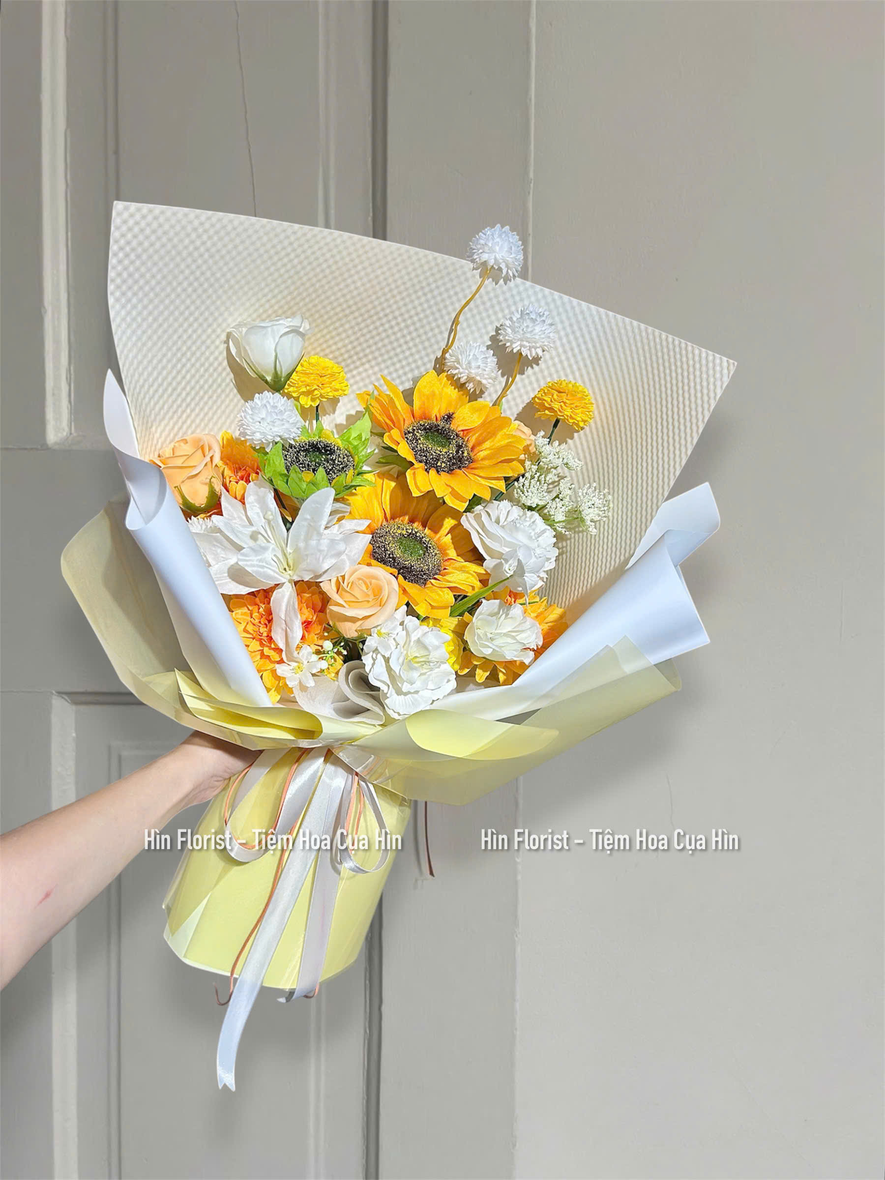 Hoa sáp mix lụa vàng cam Hoa sáp mix lụa vàng cam