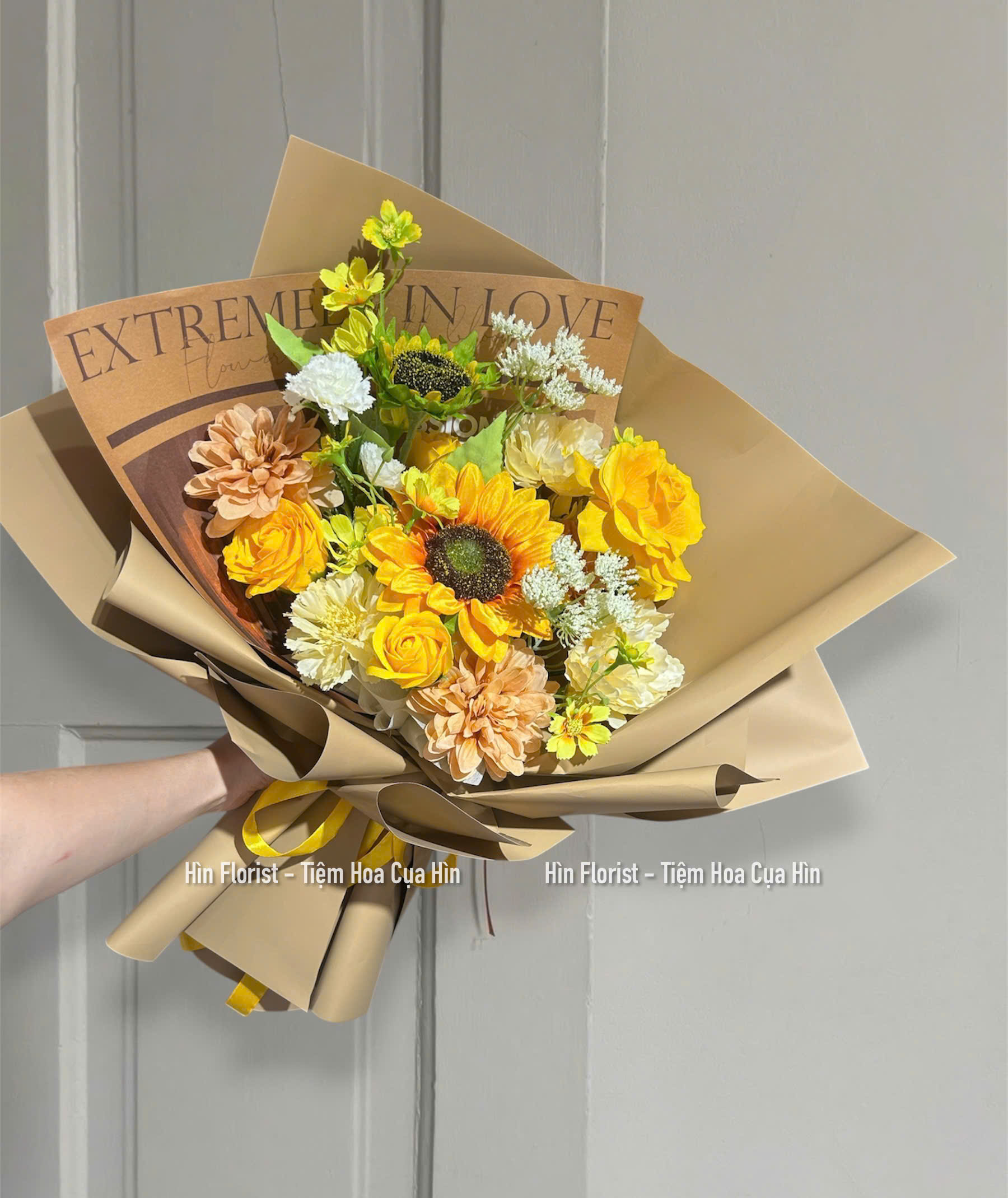 Hoa sáp mix lụa vàng nâu Hoa sáp mix lụa vàng nâu