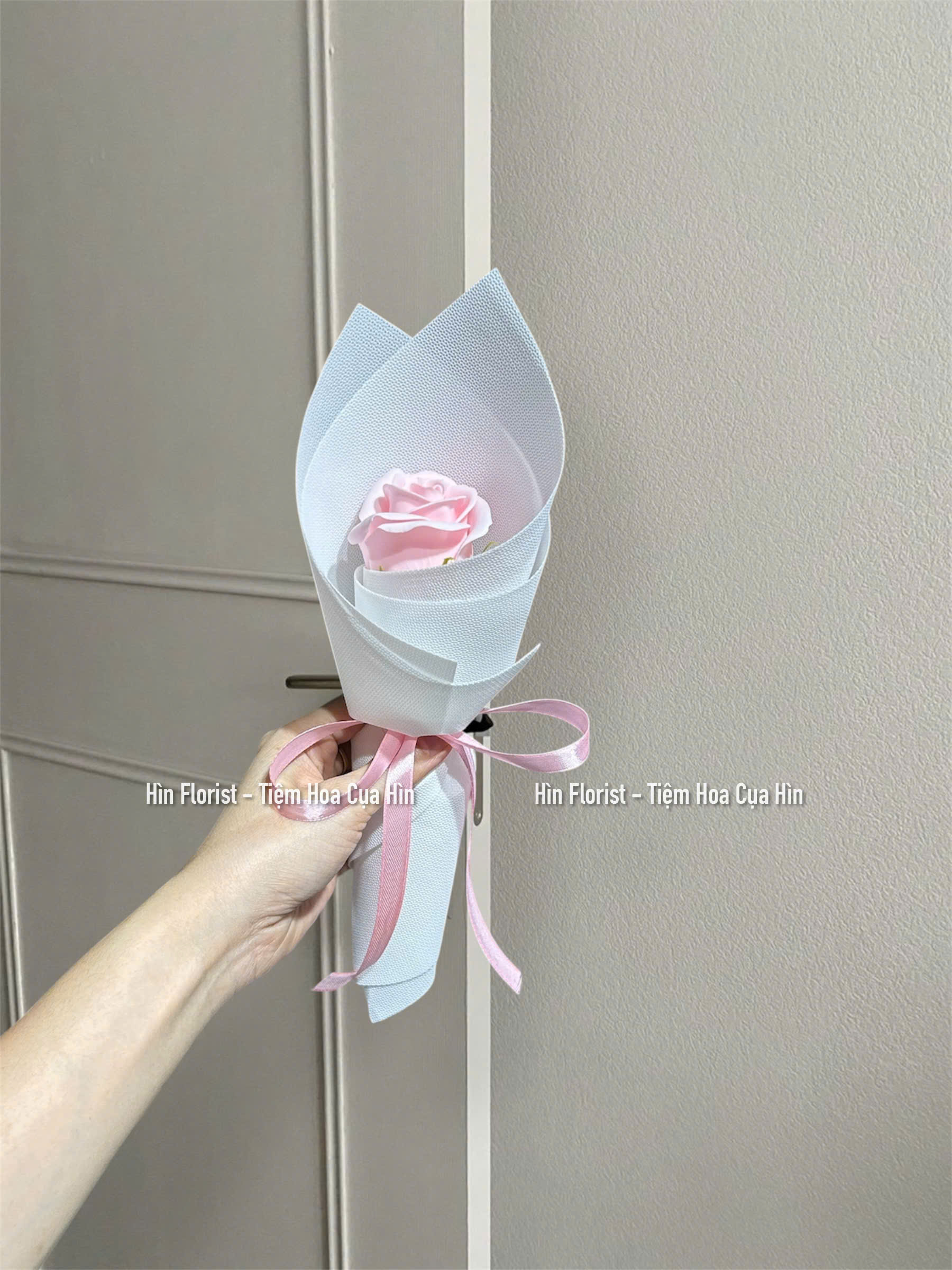 Bó 1 hoa sáp giấy trắng Bó 1 hoa sáp giấy trắng