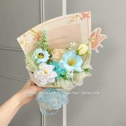 Bó hoa sáp nhỏ xanh kem