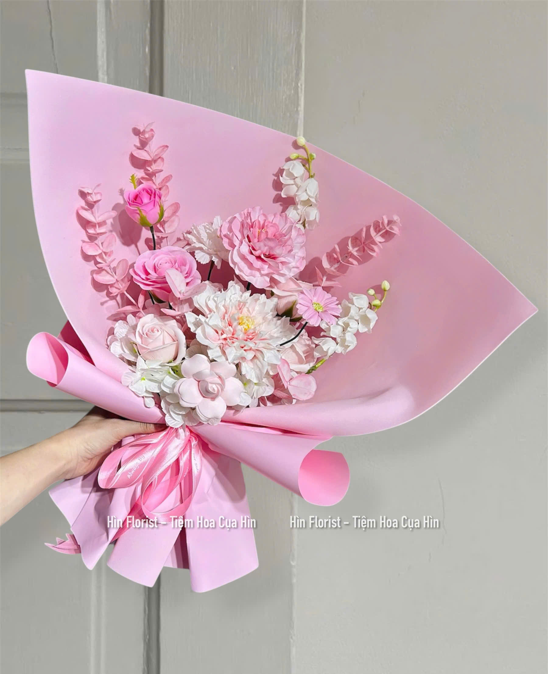 Hoa sáp mix lụa gói hồng Hoa sáp mix lụa gói hồng